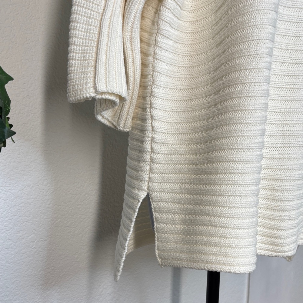 Jennifer Lopez Cream Ribbed Sweater - Picture 5 of 9